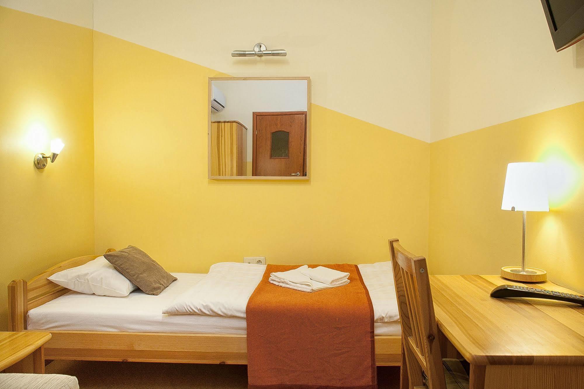 H31 Aparthotel Poznan Exterior photo